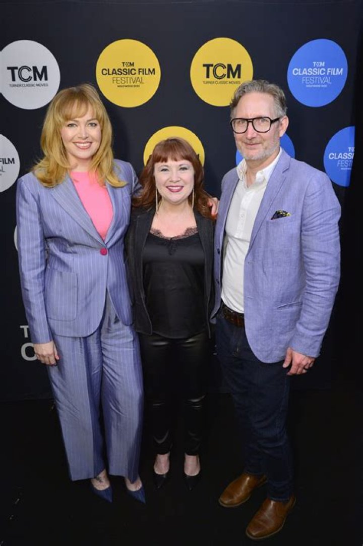 Aileen Quinn Biography, Age, Height, Husband, Net Worth, Family
