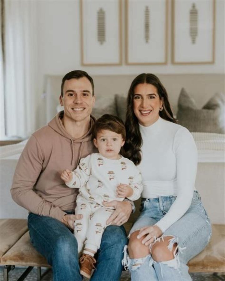 Angela Alvarado Biography, Age, Height, Husband, Net Worth, Family