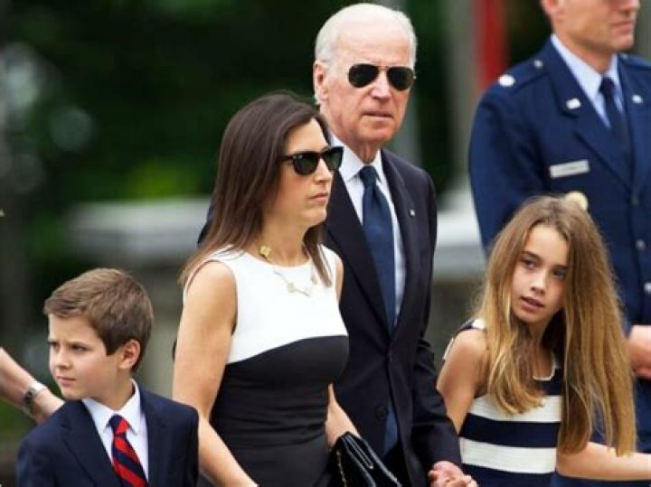 Hunter Biden Biography, Age, Height, Wife, Net Worth, Family