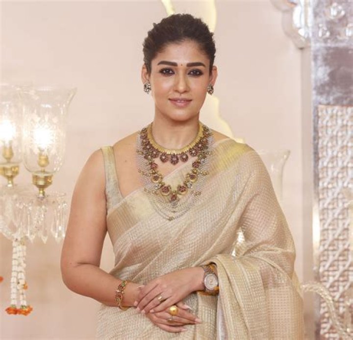Nayanathara Wickramaarachchi Biography, Age, Height, Husband, Net Worth, Family
