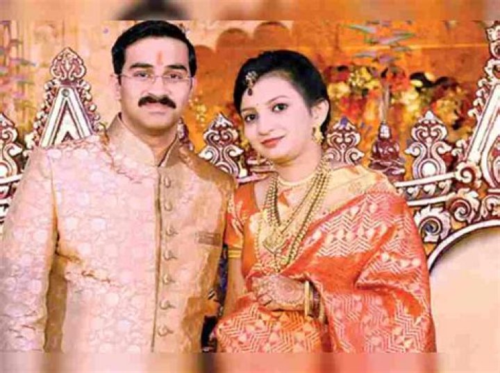 Nitin Gadkari Biography, Age, Height, Wife, Net Worth, Family