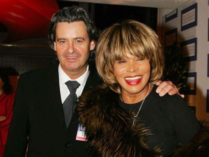 Pamela Bach Biography, Age, Height, Husband, Net Worth, Family