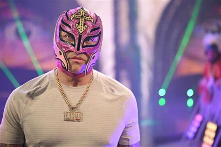 Rey Mysterio biografía, edad, altura, esposo, net worth, familia