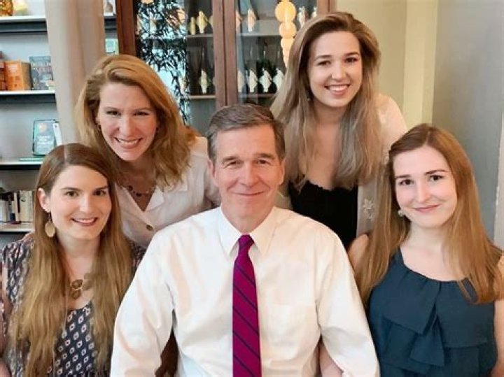 Roy Rosselló Biography, Age, Height, Wife, Net Worth, Family
