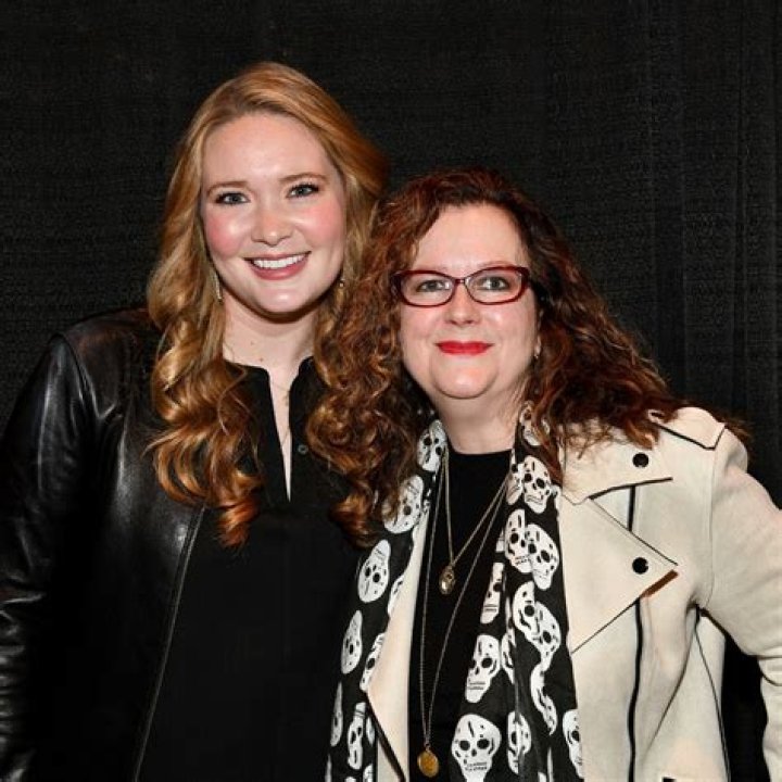 Sarah J. Maas Biography, Age, Height, Husband, Net Worth, Family