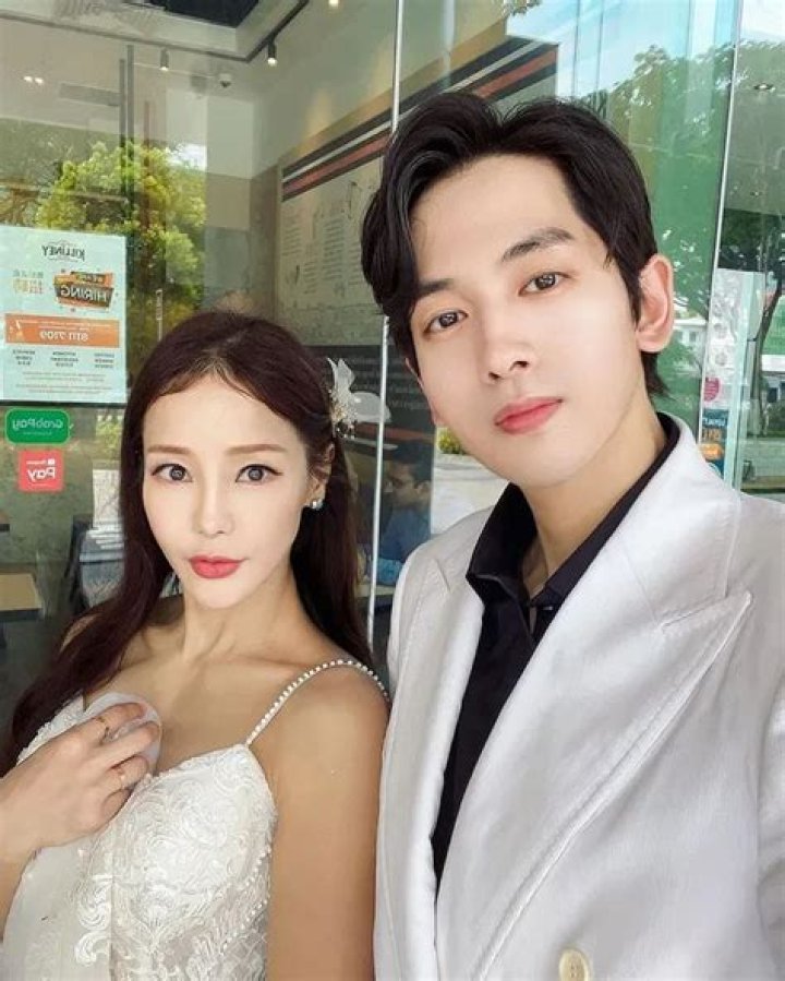 Shim Mina Biography, Age, Height, Husband, Net Worth, Family